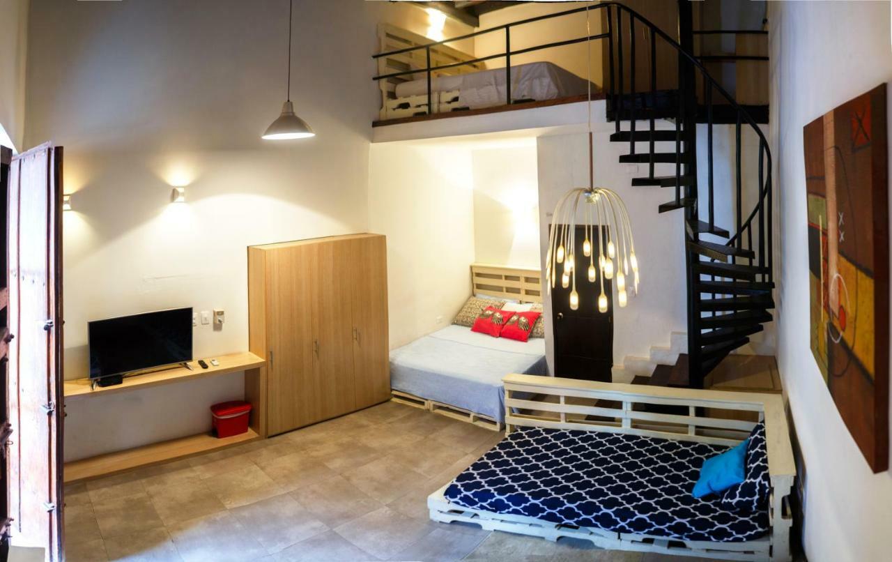 Aroha Villana Hostel *